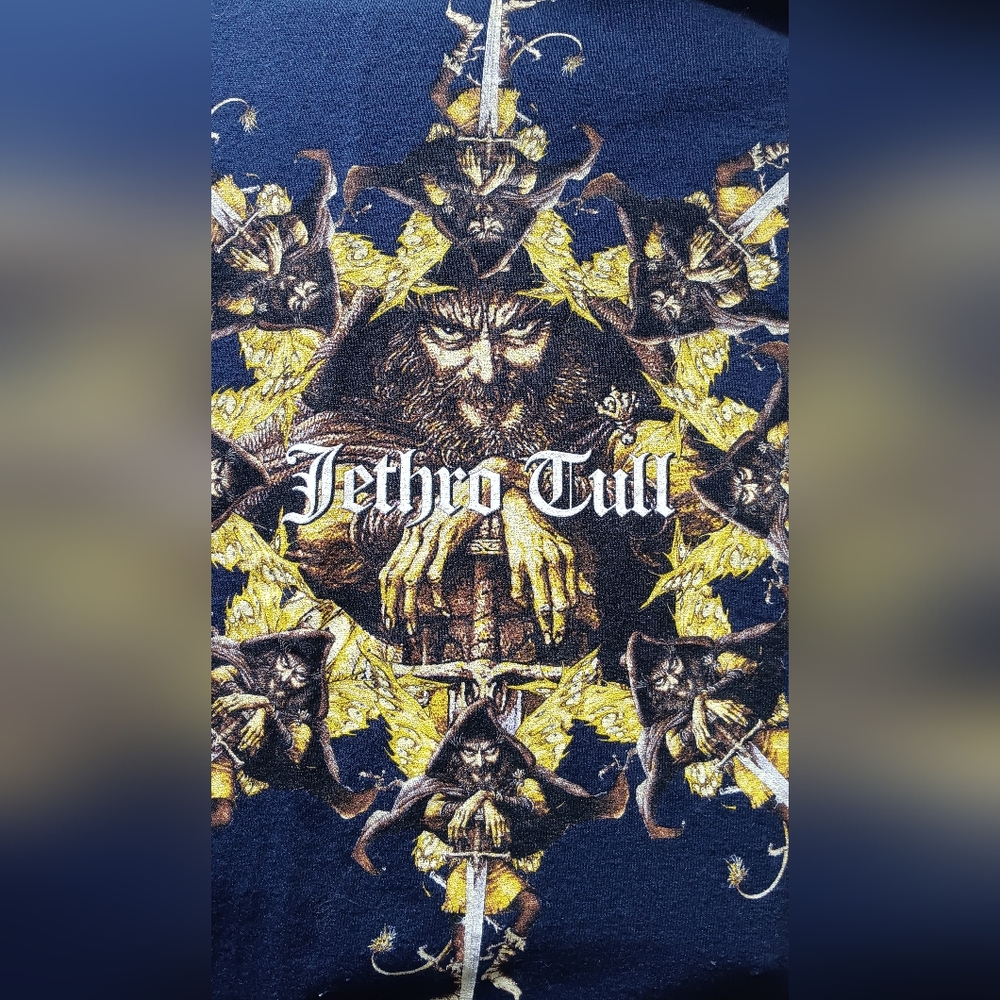 Jethro TULL 2002 Living With The Past Tour Shirt. Jerzees Dark Blue Size Large